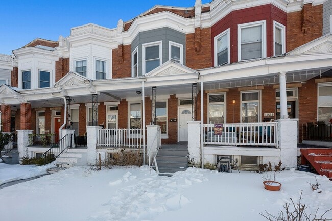 Charming 3-Bedroom with High Ceilings & Modern Updates - Charming 3-Bedroom with High Ceilings & Modern Updates House