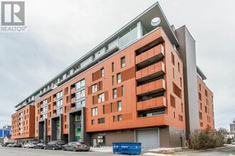 Building Photo - 135 Barrette St