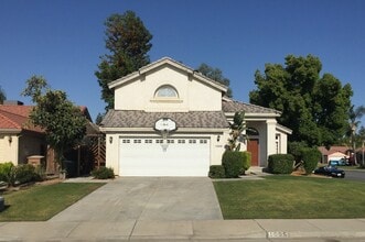 Building Photo - 1005 Sand Creek Dr