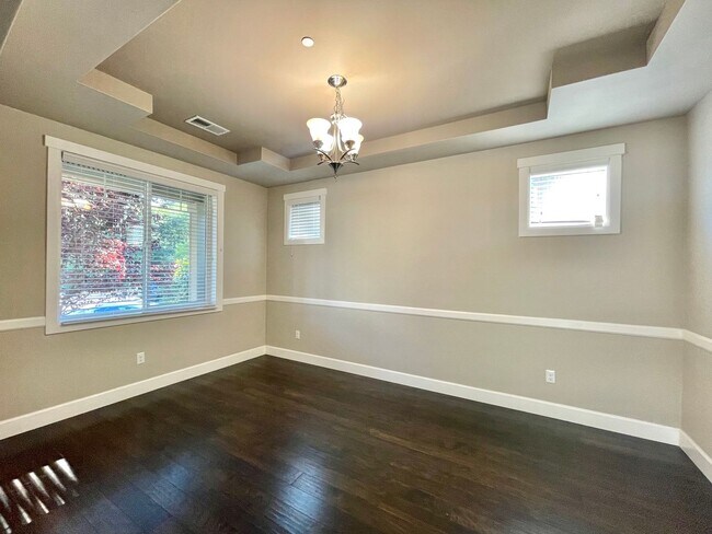 Foto del edificio - Stunning Luxury 5-Bed Home in Prime Kenmor...