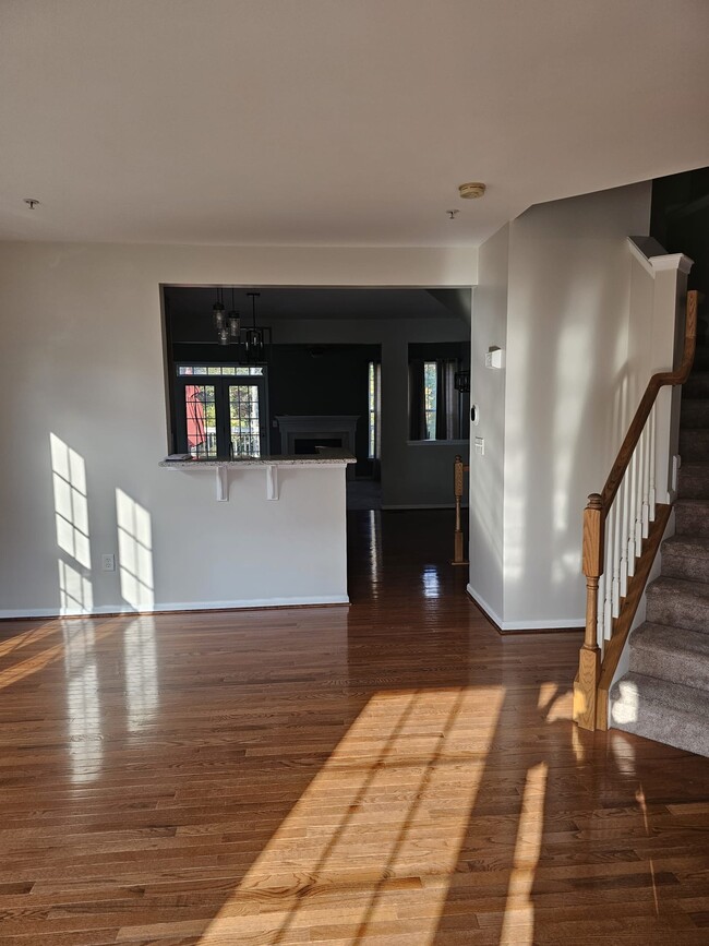 Building Photo - 1359 Lewis Ln