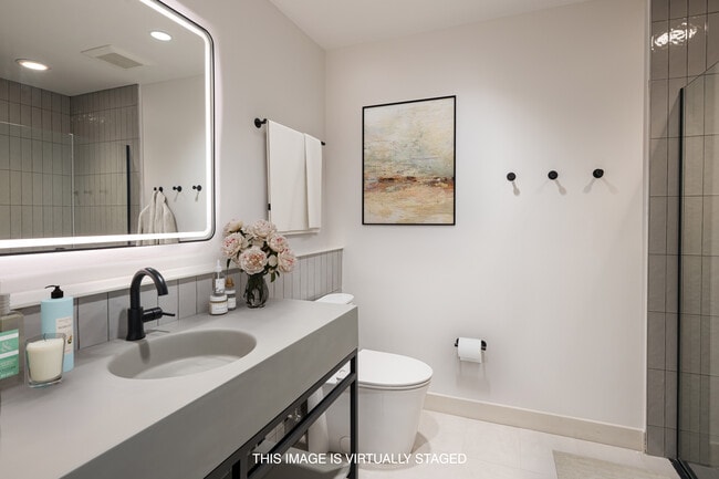 Building Photo - Artful Way