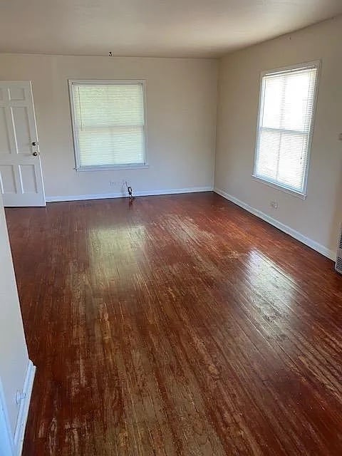 Living/Dining Room - 103 Vassar Ln