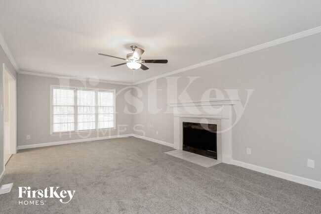 Foto del edificio - 6866 Greenbrook Dr