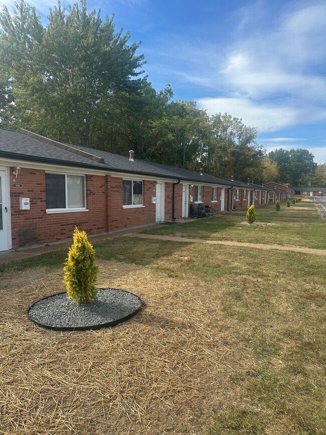 Building Photo - 1574-1574 Leonaire Ct