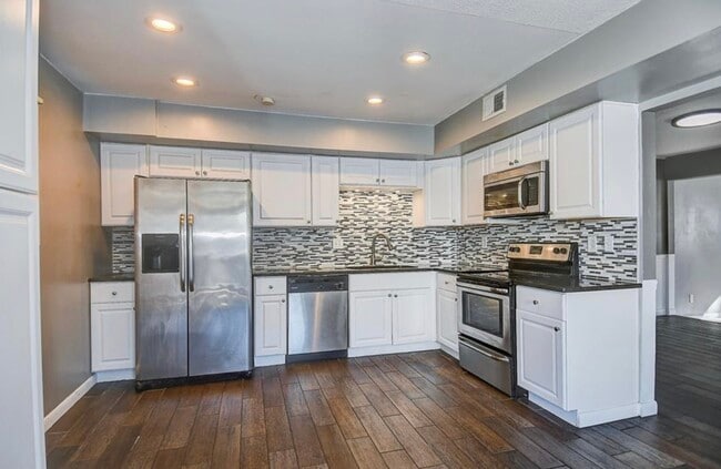 Photo - 727 Alder Cir Townhome