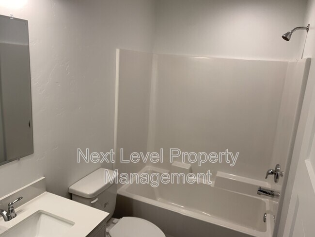 Foto del edificio - 1003 5th St E