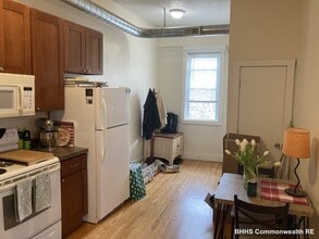 Building Photo - 205B Highland Ave