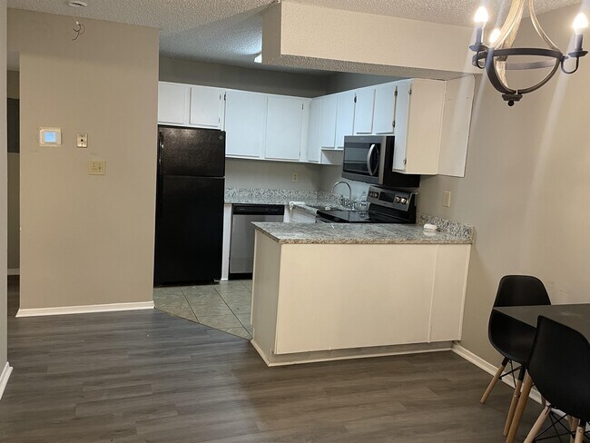 Foto del edificio - 6601 Willow Pointe Dr NW