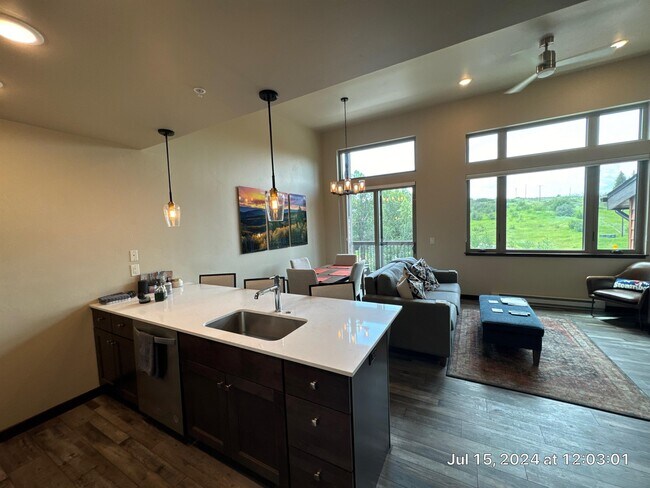 Building Photo - 310 Fox Springs Cir