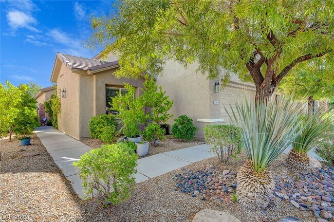 Building Photo - 2520 Sturrock Dr