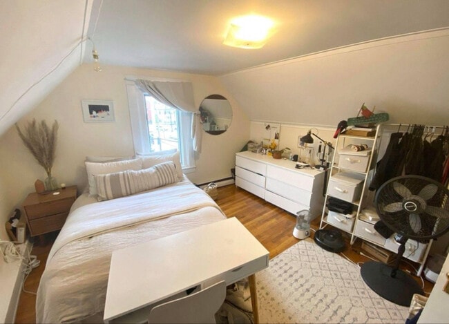 Building Photo - 9 Cedar St