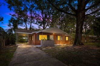 Building Photo - 156 Pocahontas Rd