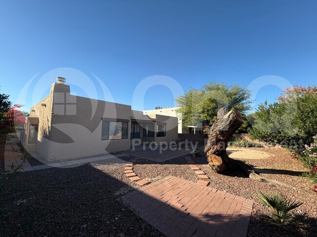 Building Photo - 116 N Elster Dr