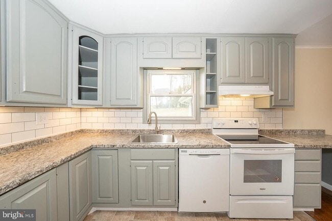 Foto del edificio - 437 Meadowcroft Rd