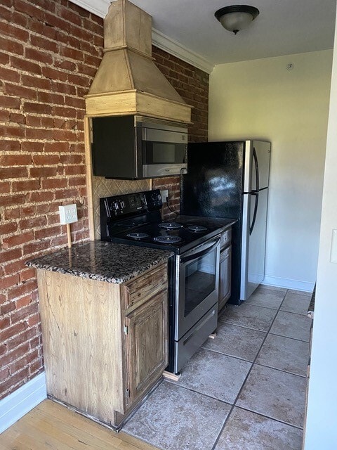 Building Photo - Baltimore Arms Apartments