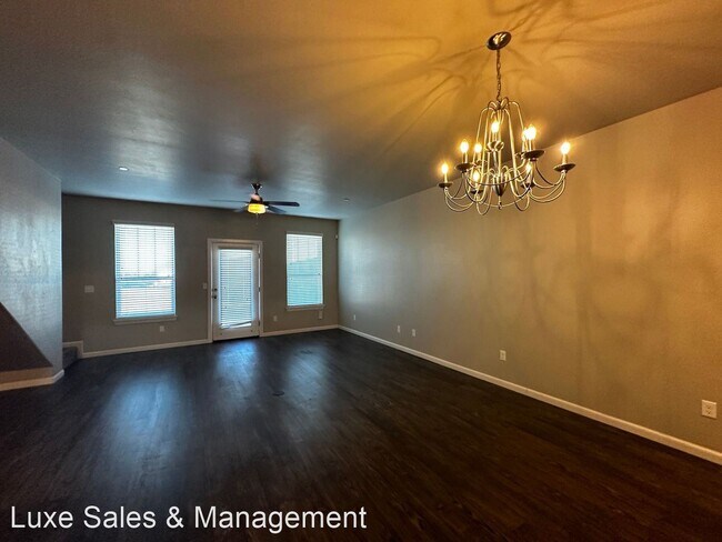 Building Photo - 3 br, 2.5 bath House - 769 SW 14th St