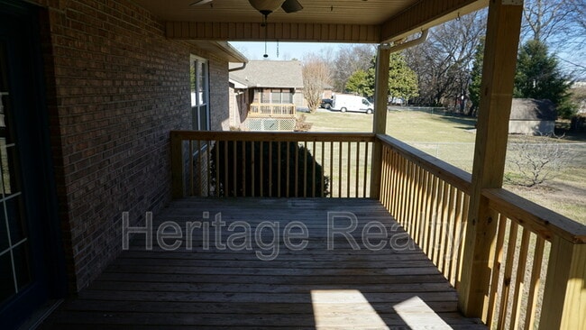 Photo - 867 Westgate Dr House