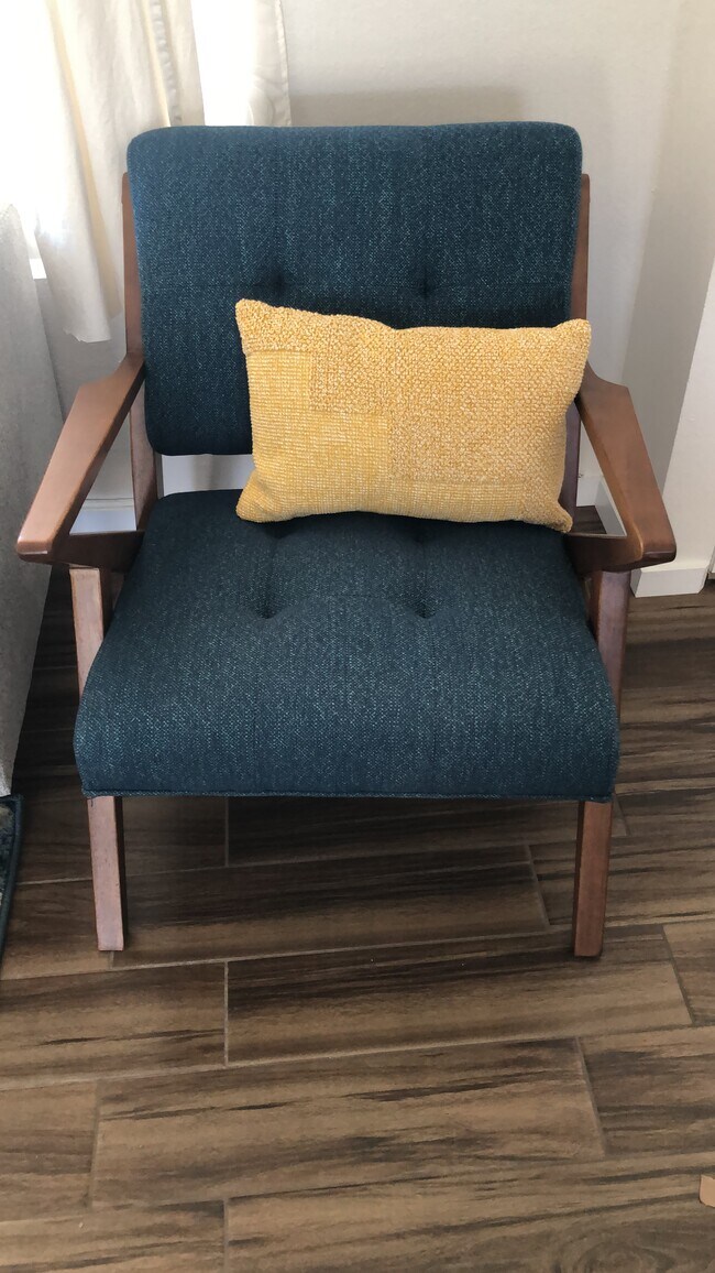 Building Photo - 2872 E Ventura Rd