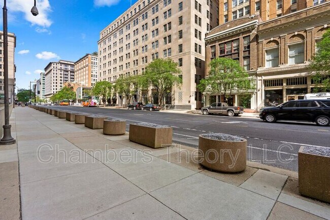 Foto del edificio - 915 E St NW