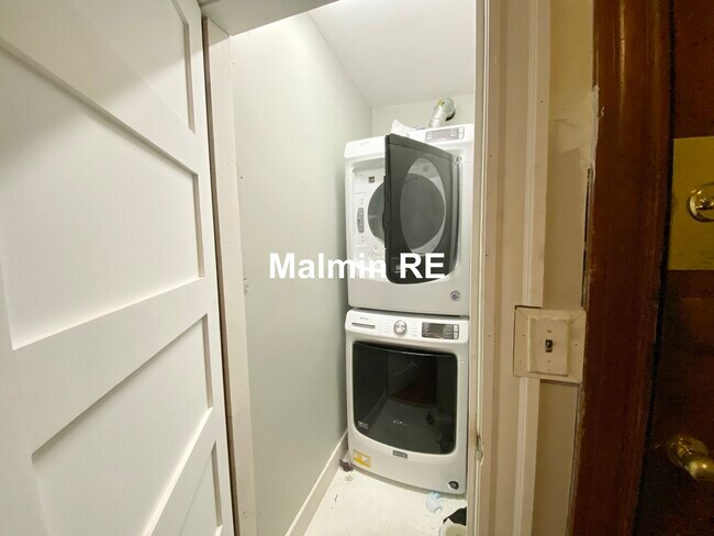 Foto del edificio - 172 Saint Alphonsus St