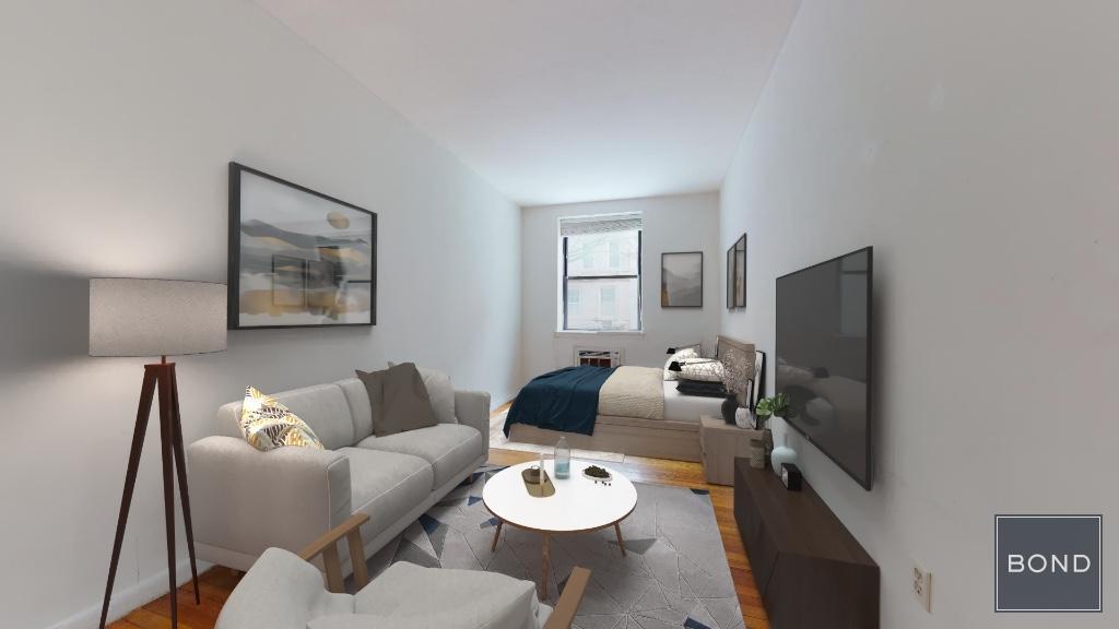 Foto principal - 324 E 83rd St