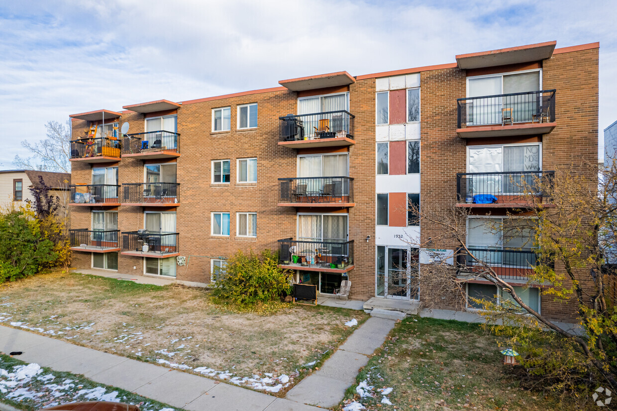 Primary Photo - Evergreen Place