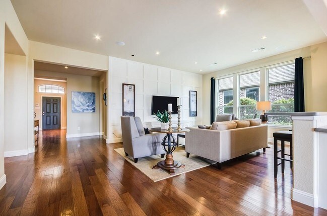 Building Photo - 15421 Bluff Creek Cove