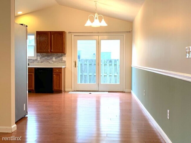 Building Photo - 3 br, 2 bath House - 2823 Cronin Dr