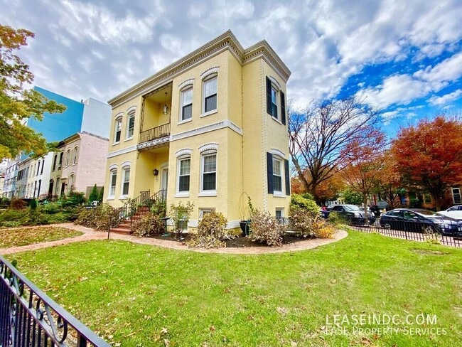 Photo - 840 New Hampshire Ave NW House