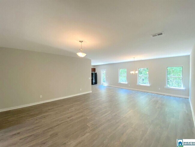 Foto del edificio - Wonderful One Level 3 bedroom/2 bathroom n...