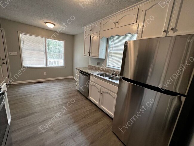 Foto del edificio - 1721 Eastridge Dr
