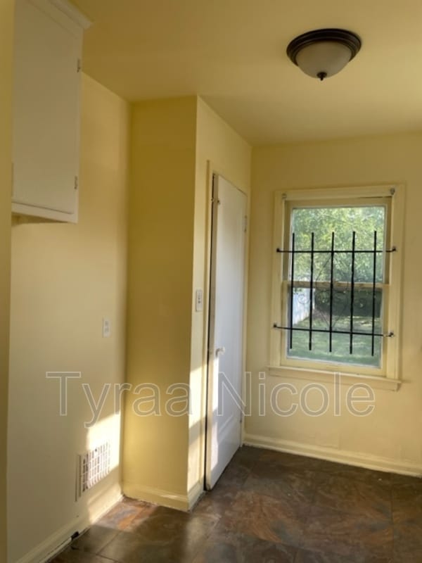 Building Photo - 15252 Rossini Dr
