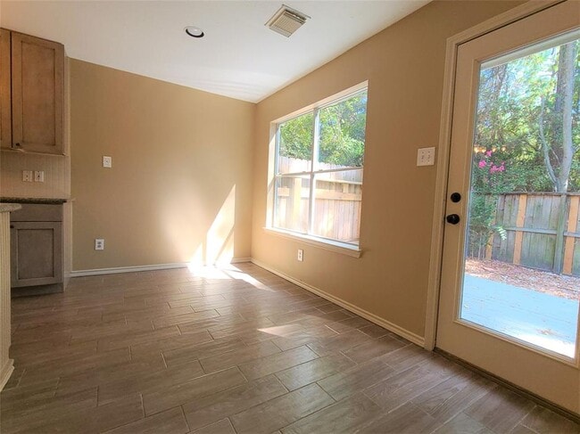 Building Photo - 138 S Walden Elms Cir