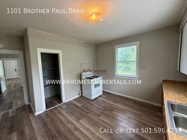 Building Photo - 1101 Brother Paul Dr
