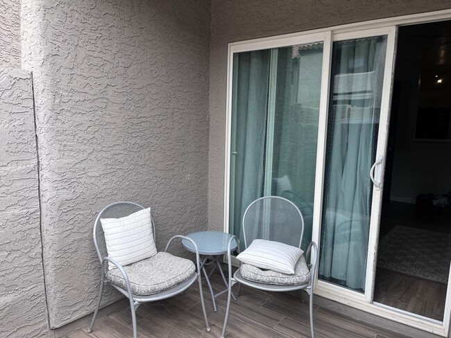 Photo - 533 W Guadalupe Rd Apartment