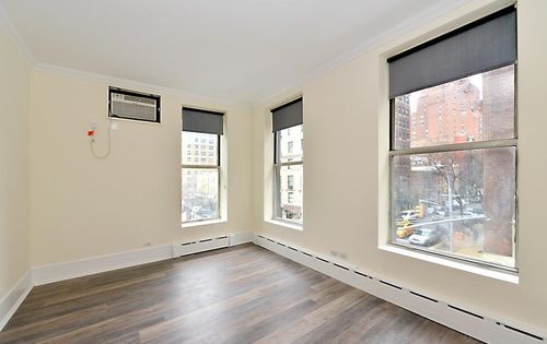 Primary Photo - 1027 Lexington Ave