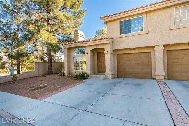 Building Photo - GREEN VALLEY TOWNHOME WITH 2 PRIMARY SIZED...