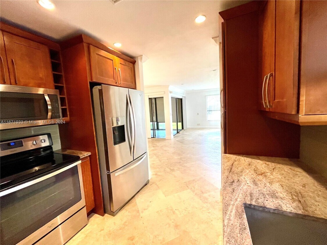 Primary Photo - 3709 Cocoplum Cir