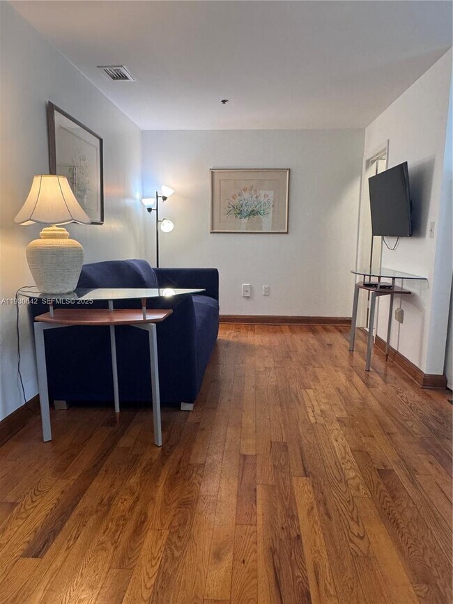 Foto del edificio - 361 Collins Ave