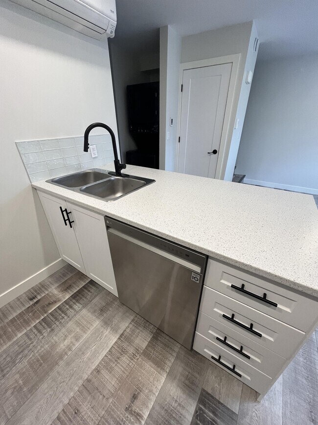 Photo du bâtiment - 1029 Burrows Ave