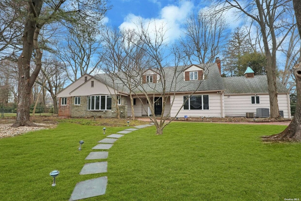 Primary Photo - 17 Hilltop Dr