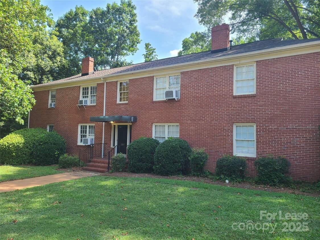 Primary Photo - 2357 Sharon Rd
