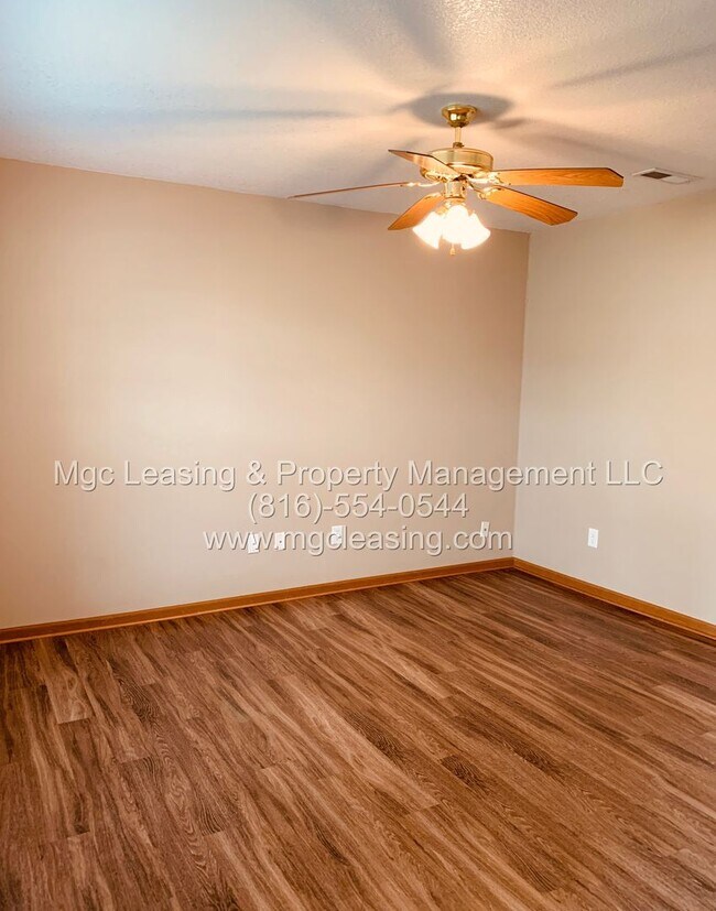 Foto del edificio - 200-202 NW Parker Dr