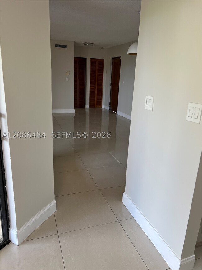 Building Photo - 8830 SW 123rd Ct