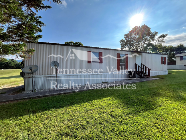 Building Photo - Lovely 2 BED/2 BATH home with OPEN FLOORPL...