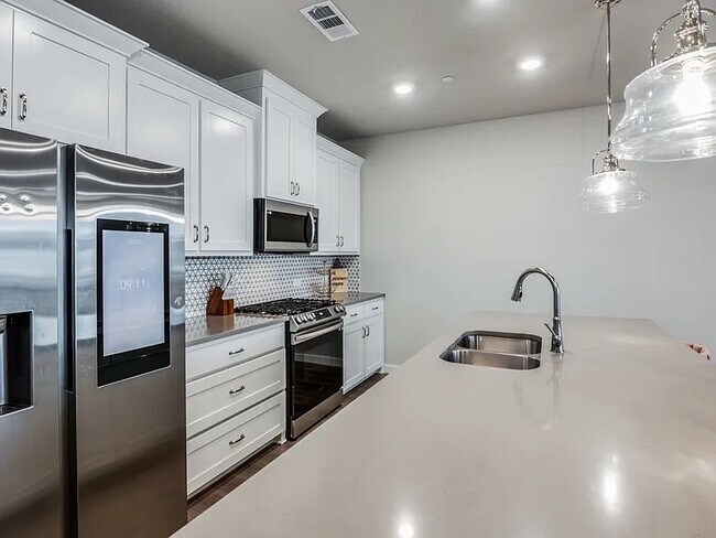 Foto del edificio - 870 Dulaney Ct
