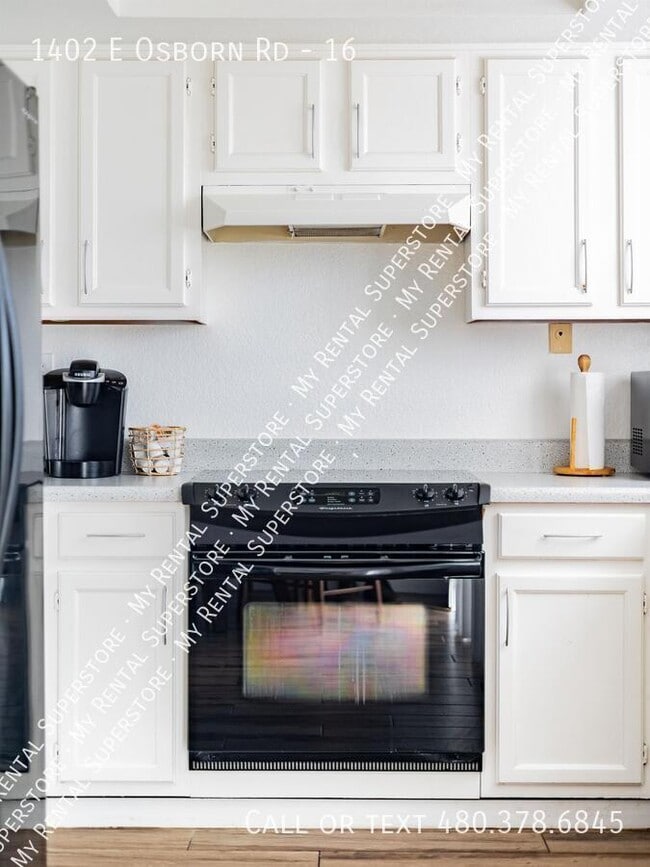 Building Photo - 1402 E Osborn Rd