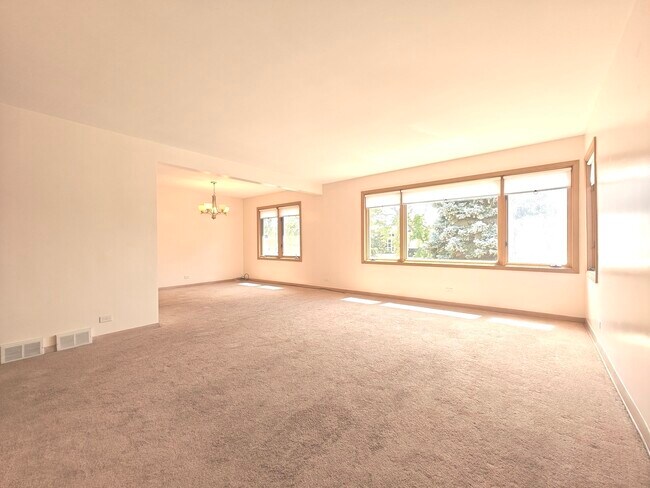 Foto del edificio - 3326 W Columbia Ave