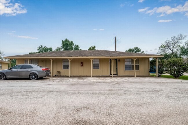 Foto del edificio - 8430 Round Rock Dr